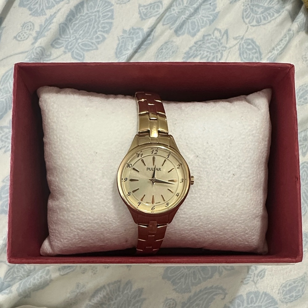 Pulsar Woman’s Gold Watch
